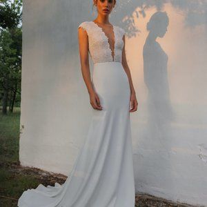 Daalarna FLK 816 Wedding Dress Size 6 New Sample